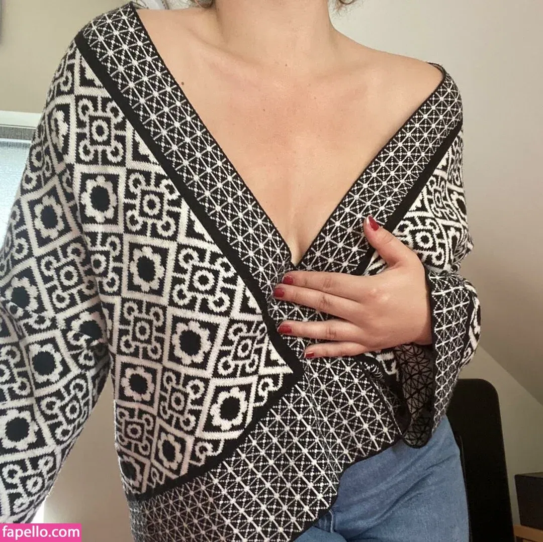 Elena Sophia Nicolosi Onlyfans Photo Gallery 