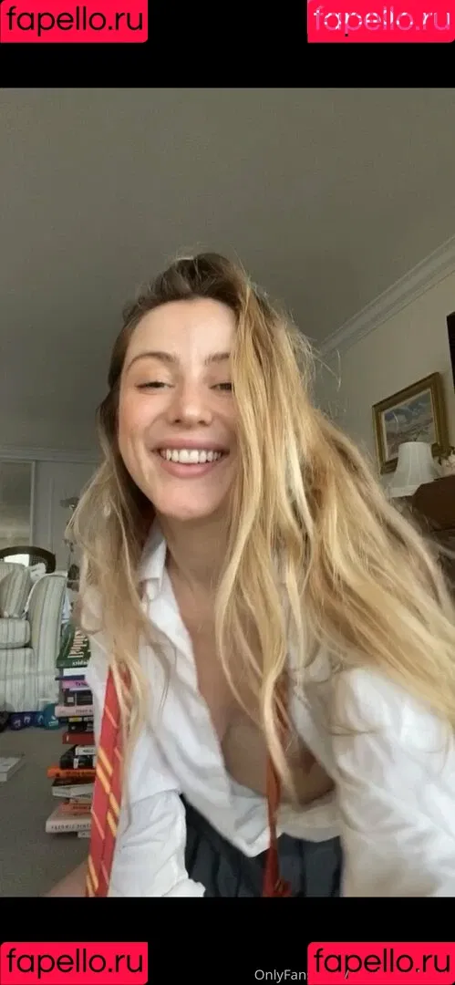 carolinecalloway Onlyfans Photo Gallery 
