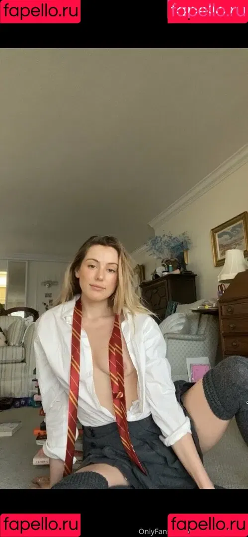 carolinecalloway Onlyfans Photo Gallery 