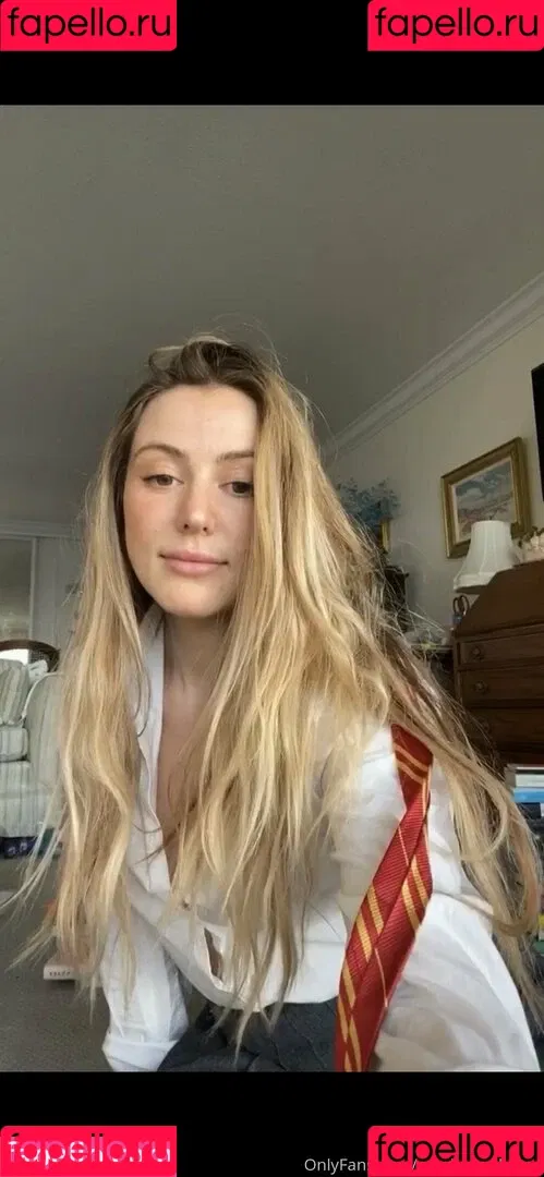 carolinecalloway Onlyfans Photo Gallery 