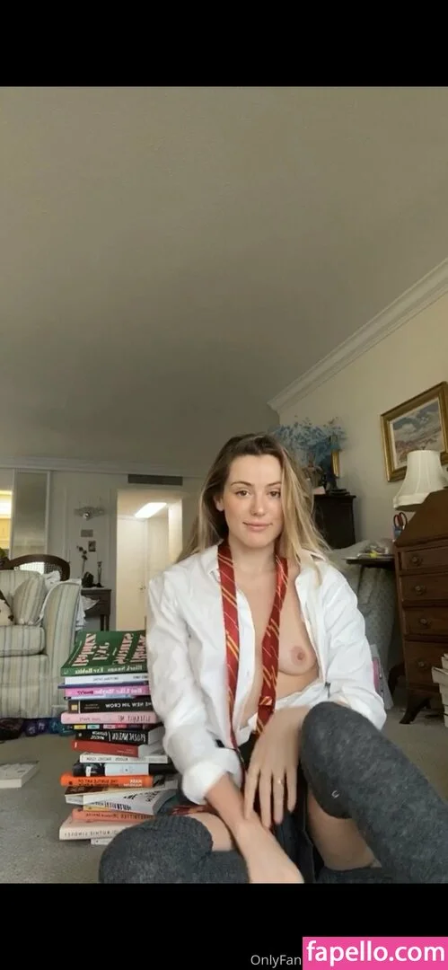 carolinecalloway Onlyfans Photo Gallery 