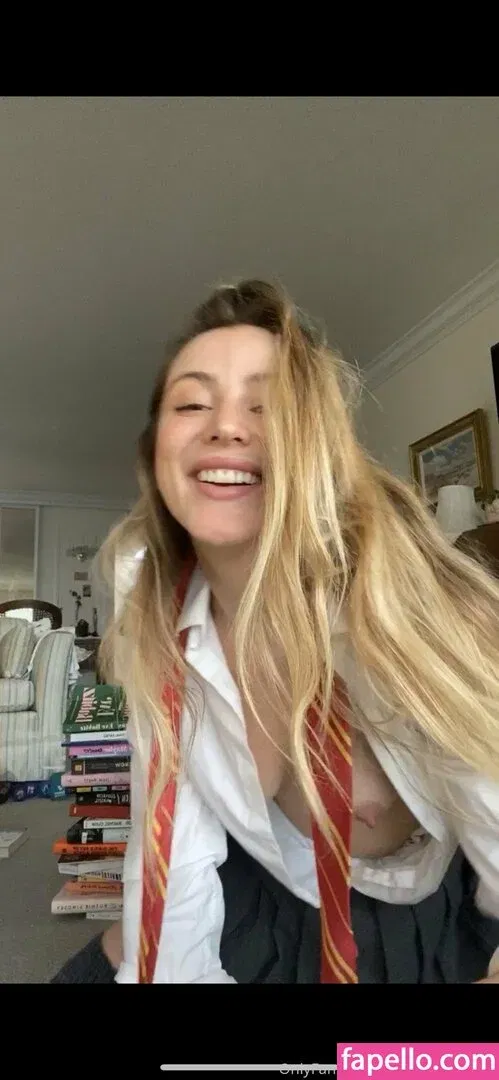 carolinecalloway Onlyfans Photo Gallery 