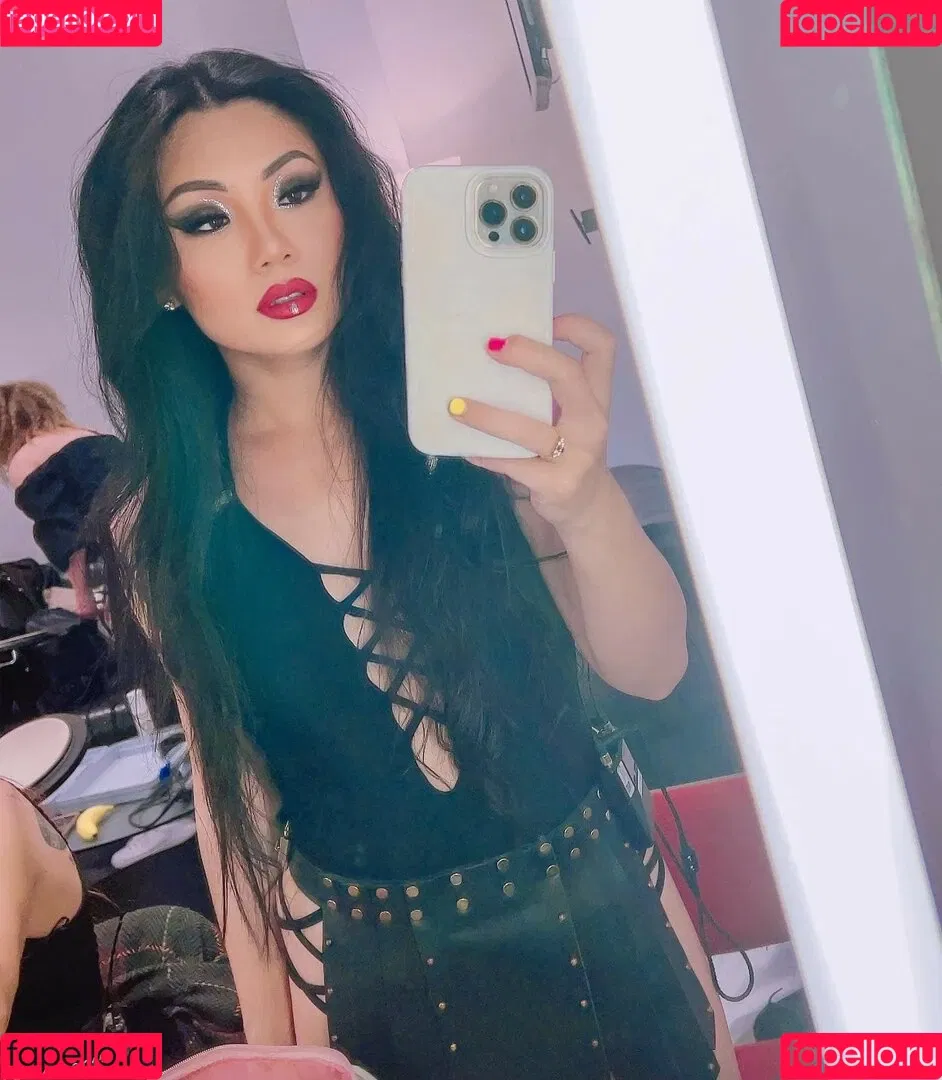Tina Guo Onlyfans Photo Gallery 