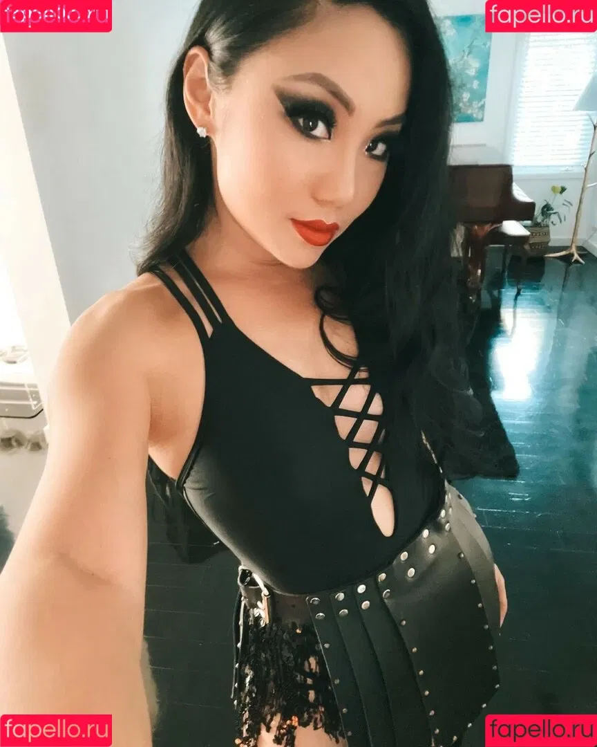Tina Guo Onlyfans Photo Gallery 