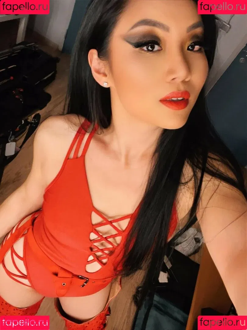 Tina Guo Onlyfans Photo Gallery 