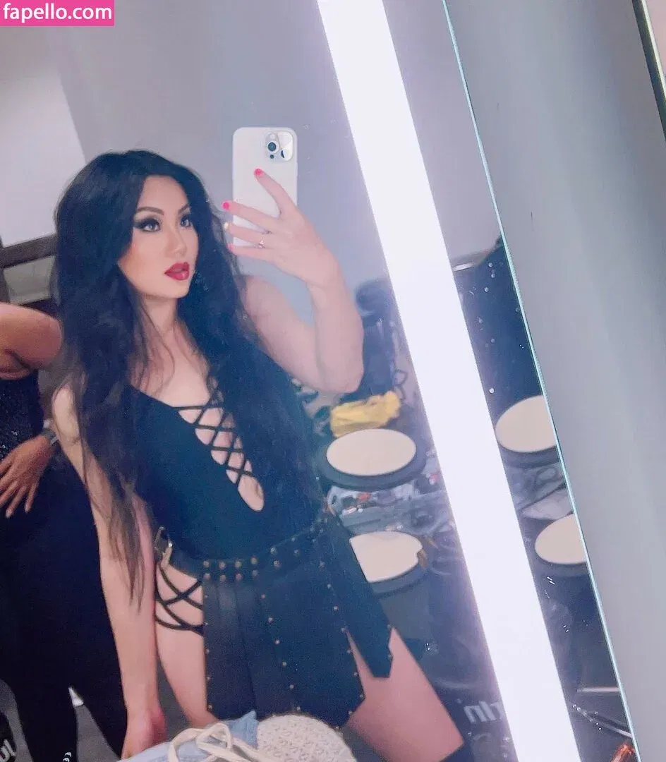 Tina Guo Onlyfans Photo Gallery 