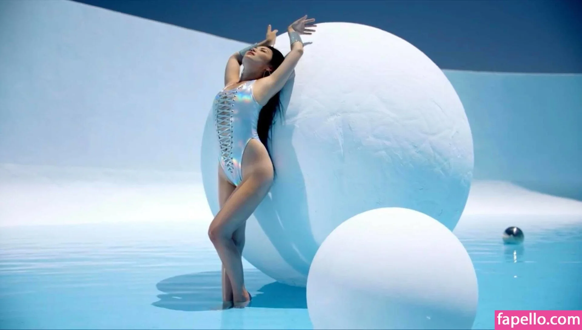 Tina Guo Onlyfans Photo Gallery 