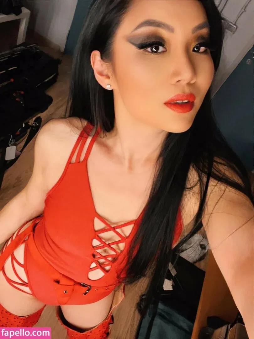 Tina Guo Onlyfans Photo Gallery 