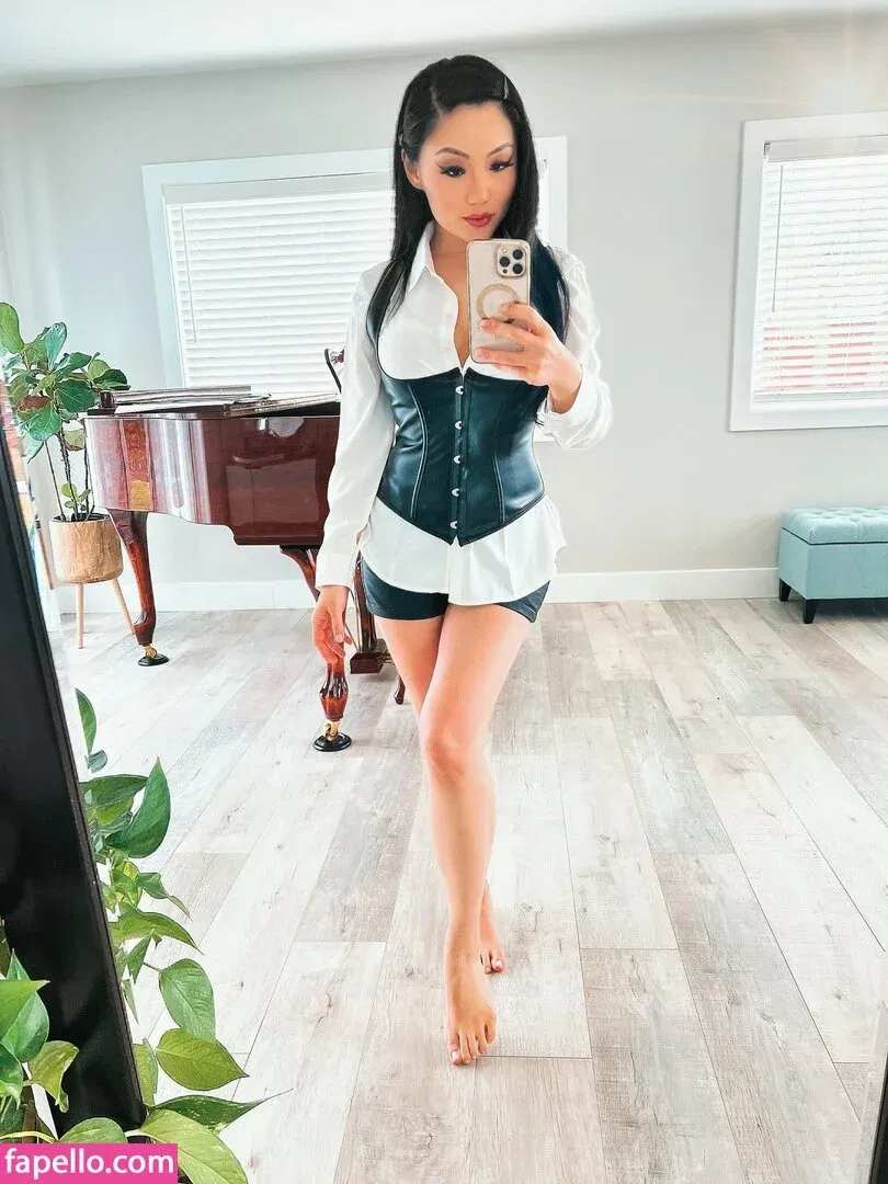 Tina Guo Onlyfans Photo Gallery 