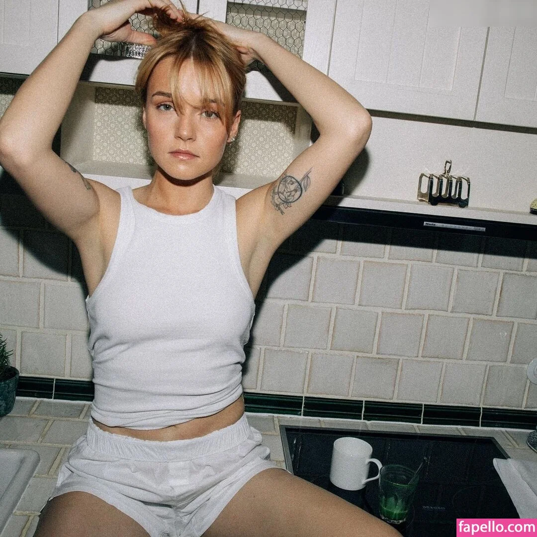 LOTTE (musikvonlotte) Onlyfans Photo Gallery 