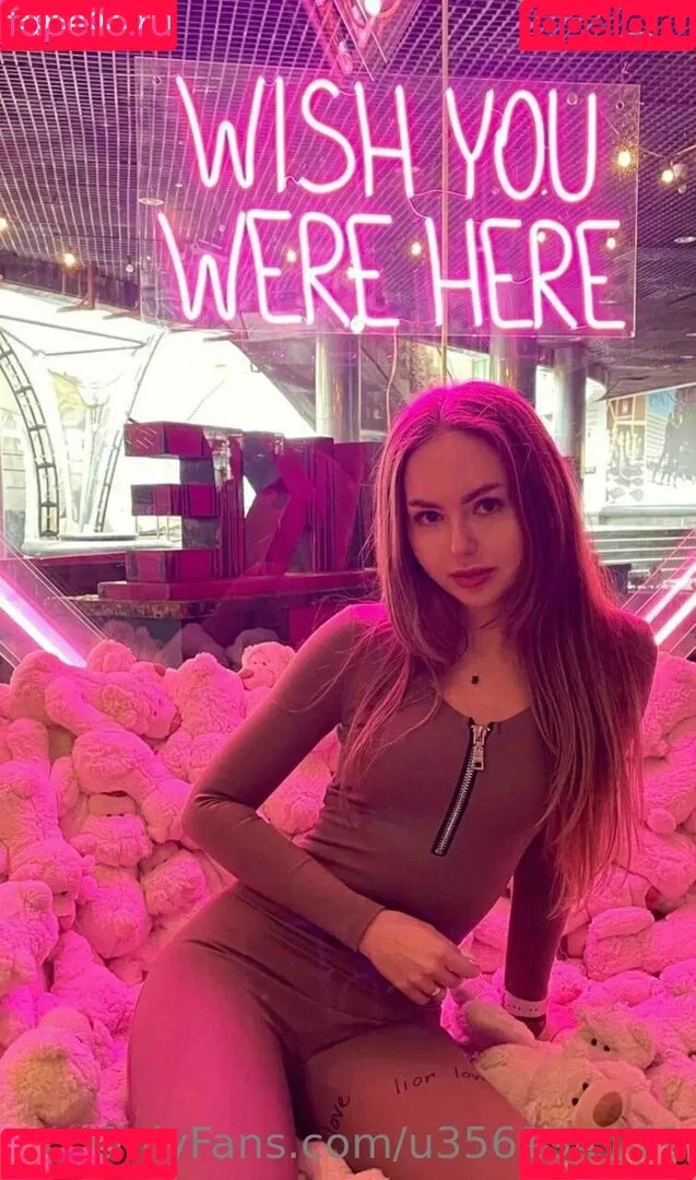 star_roxy Onlyfans Photo Gallery 