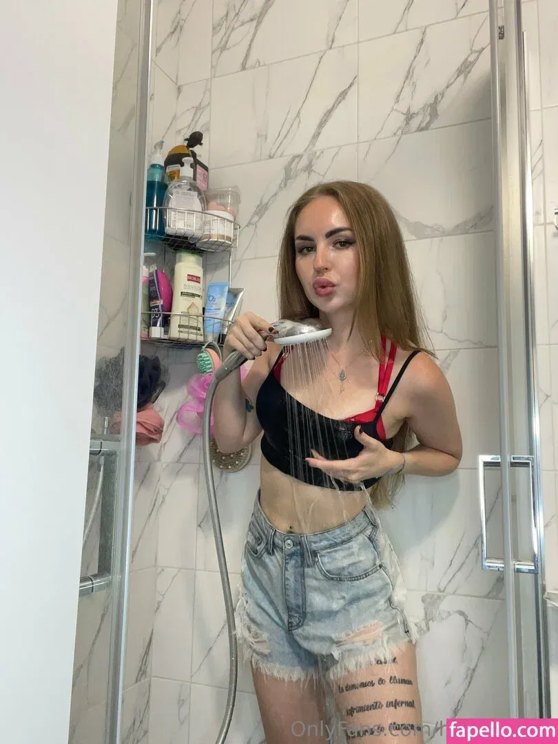 star_roxy Onlyfans Photo Gallery 