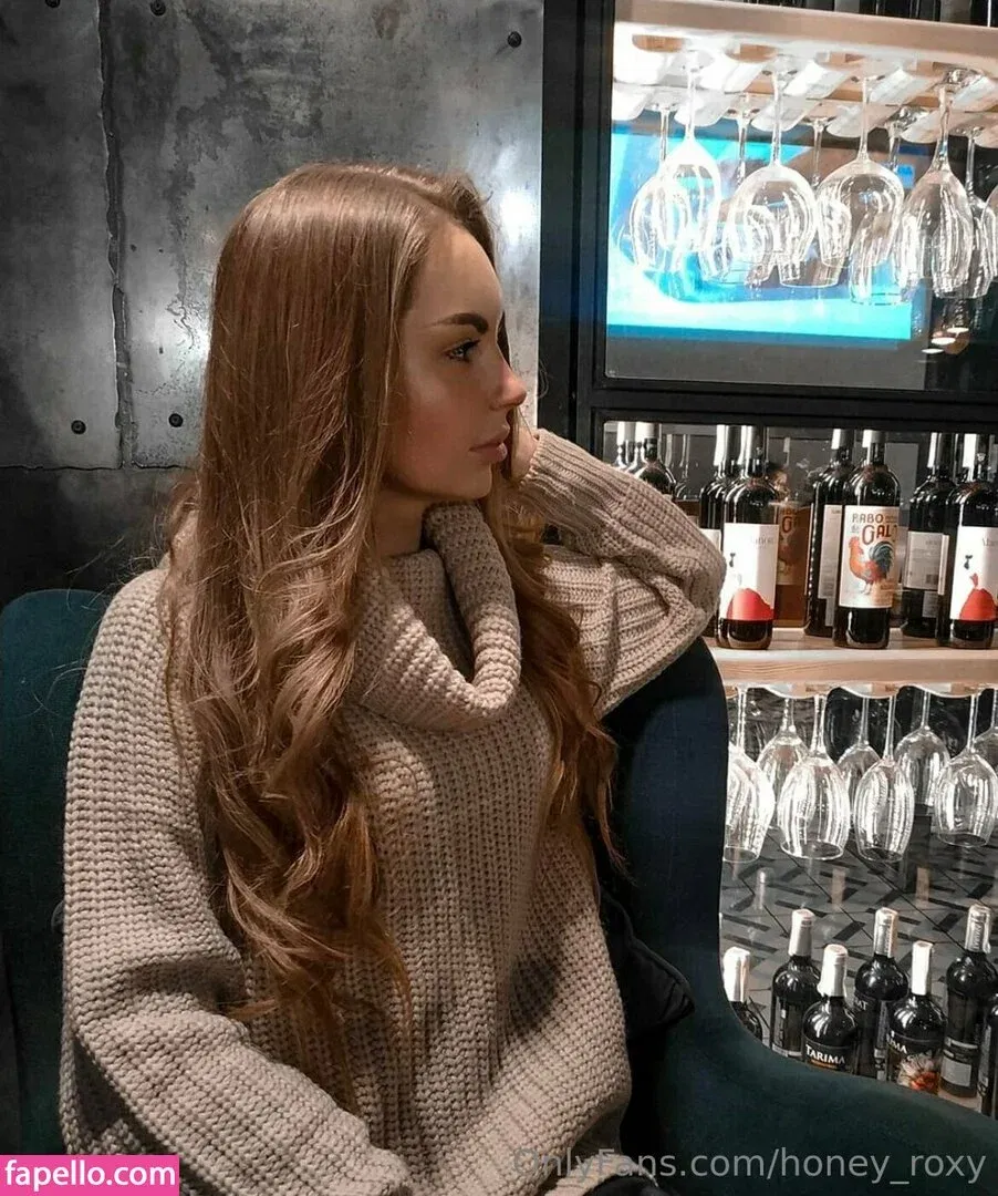 star_roxy Onlyfans Photo Gallery 