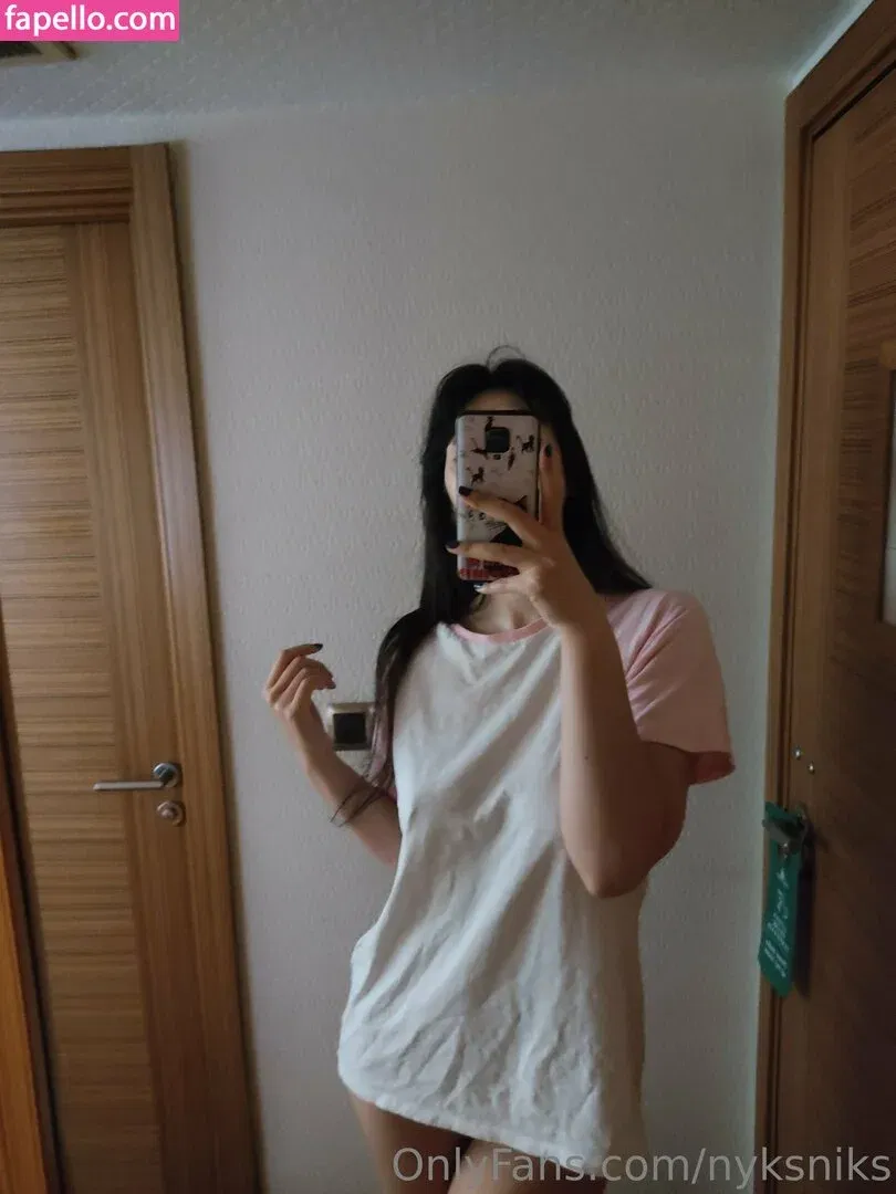 nyksniks Onlyfans Photo Gallery 