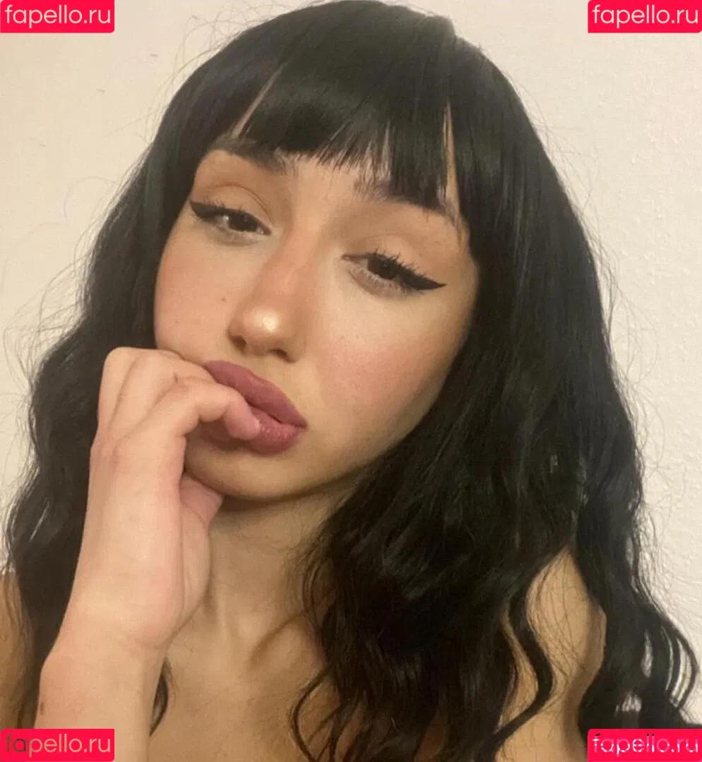 Leyla Lewis Onlyfans Photo Gallery 