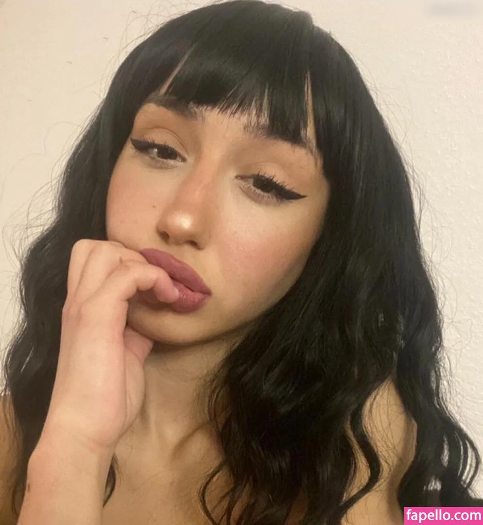 Leyla Lewis Onlyfans Photo Gallery 