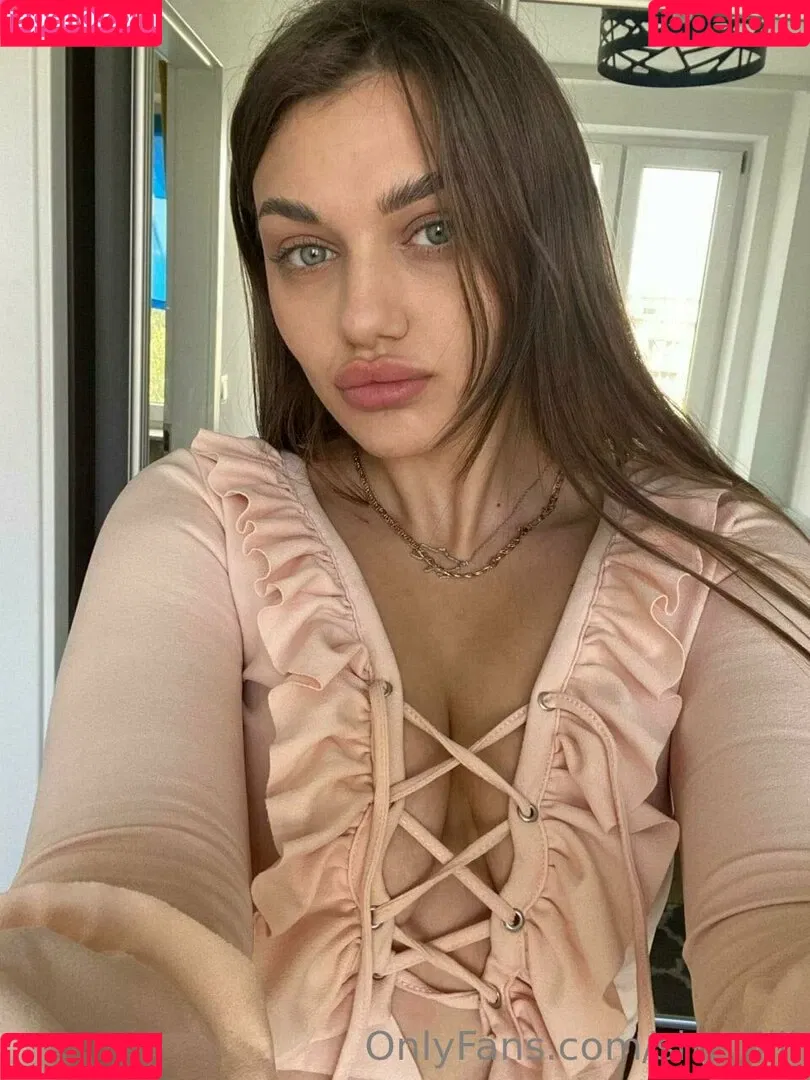 shy_lilli Onlyfans Photo Gallery 