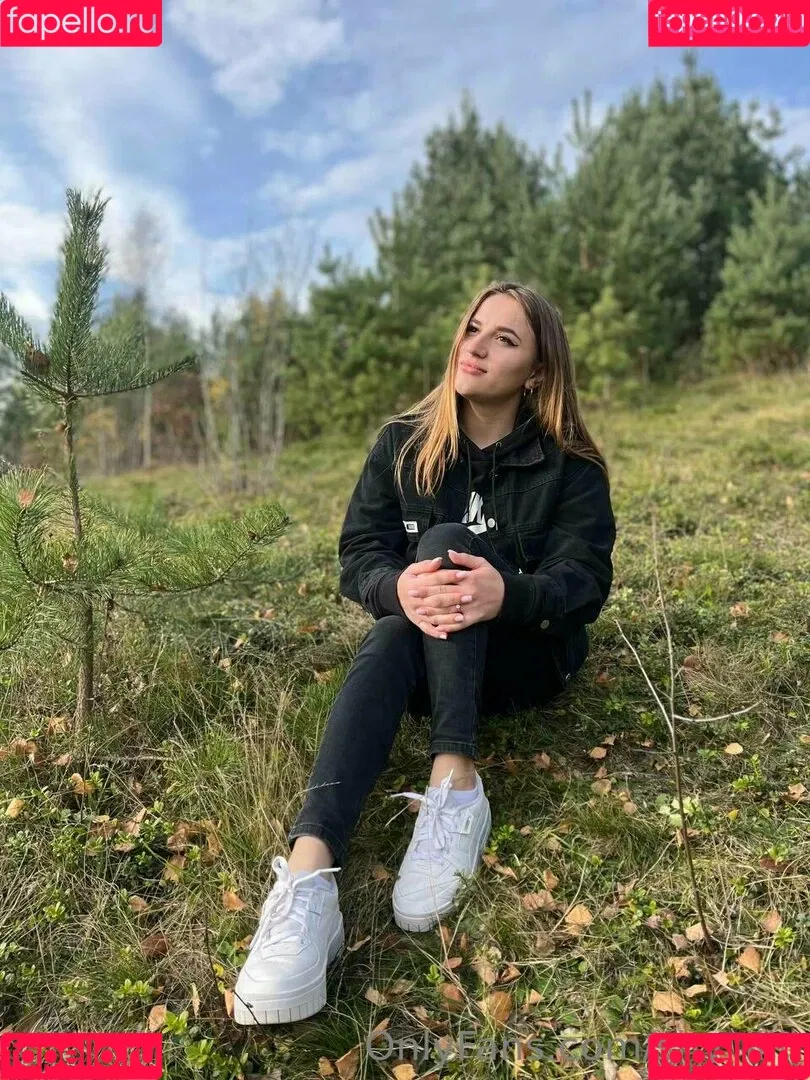 shy_lilli Onlyfans Photo Gallery 