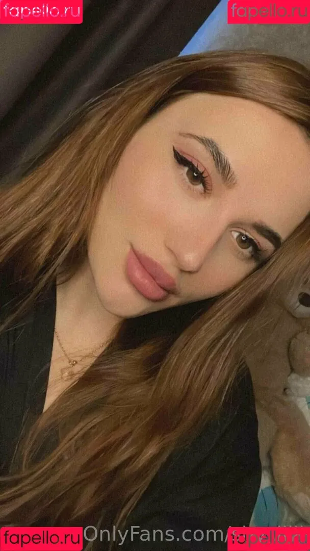 shy_lilli Onlyfans Photo Gallery 