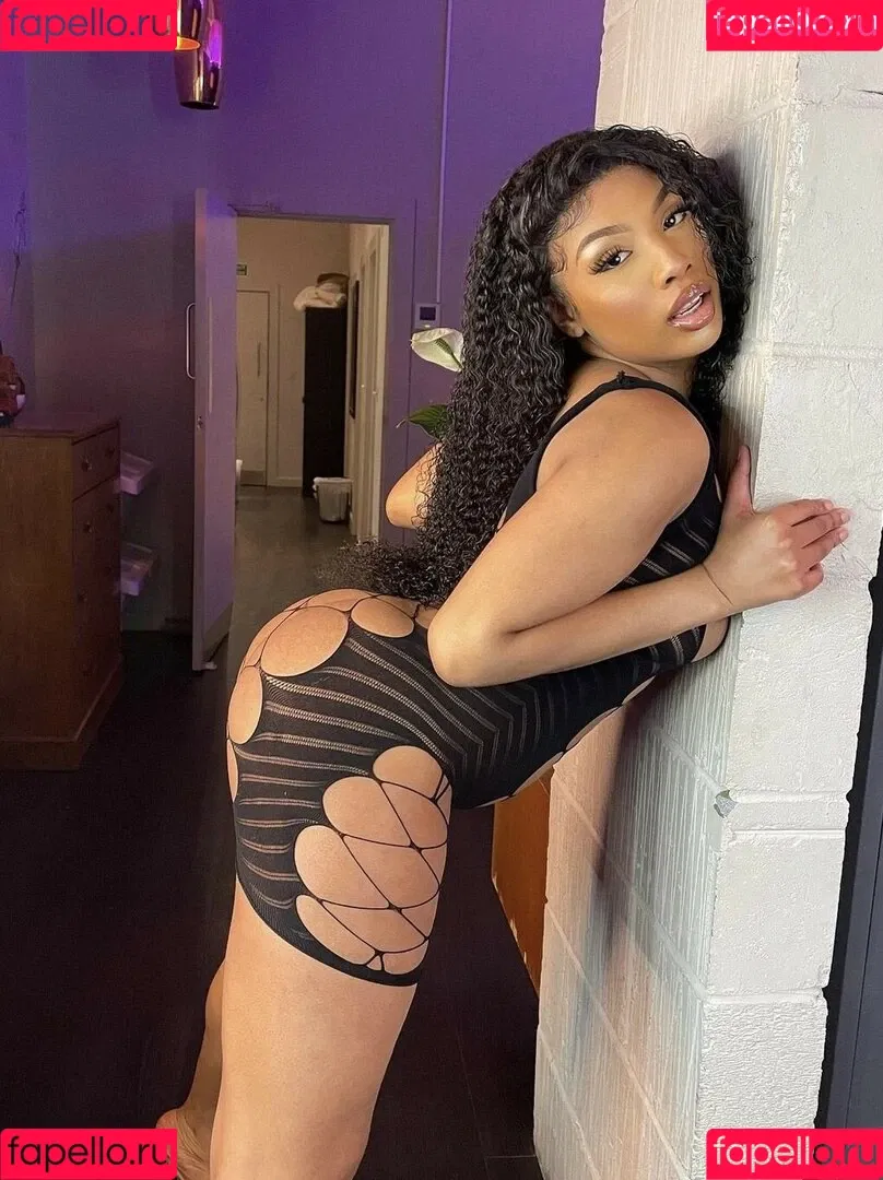 Ceechynaa Onlyfans Photo Gallery 