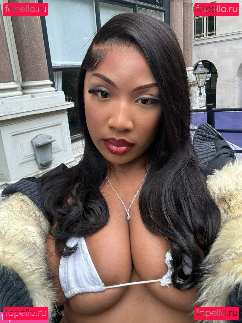 Ceechynaa Onlyfans Photo Gallery 