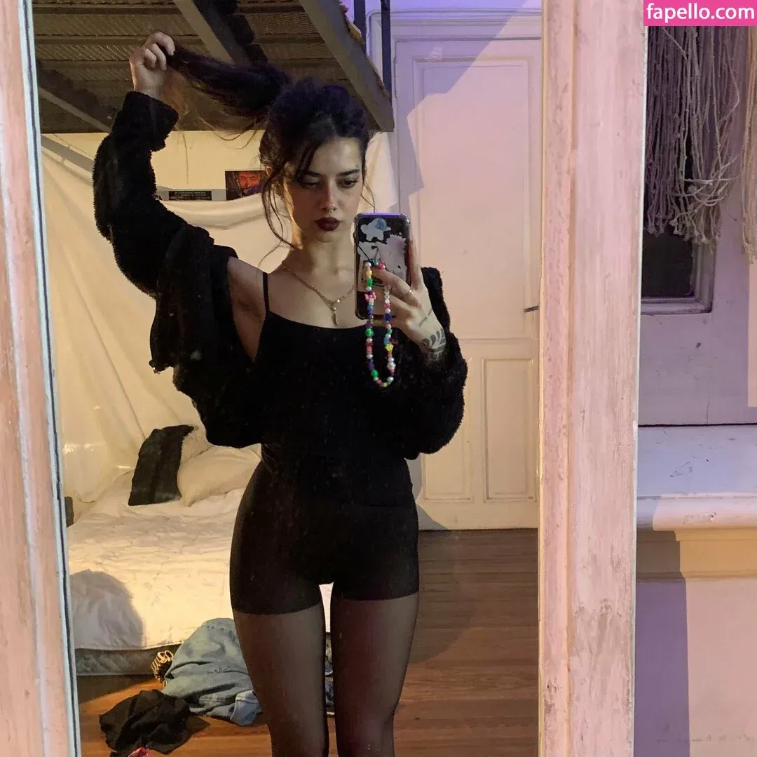 meli777 Onlyfans Photo Gallery 