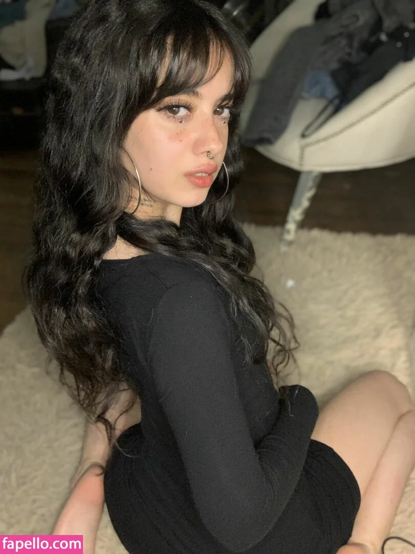 meli777 Onlyfans Photo Gallery 