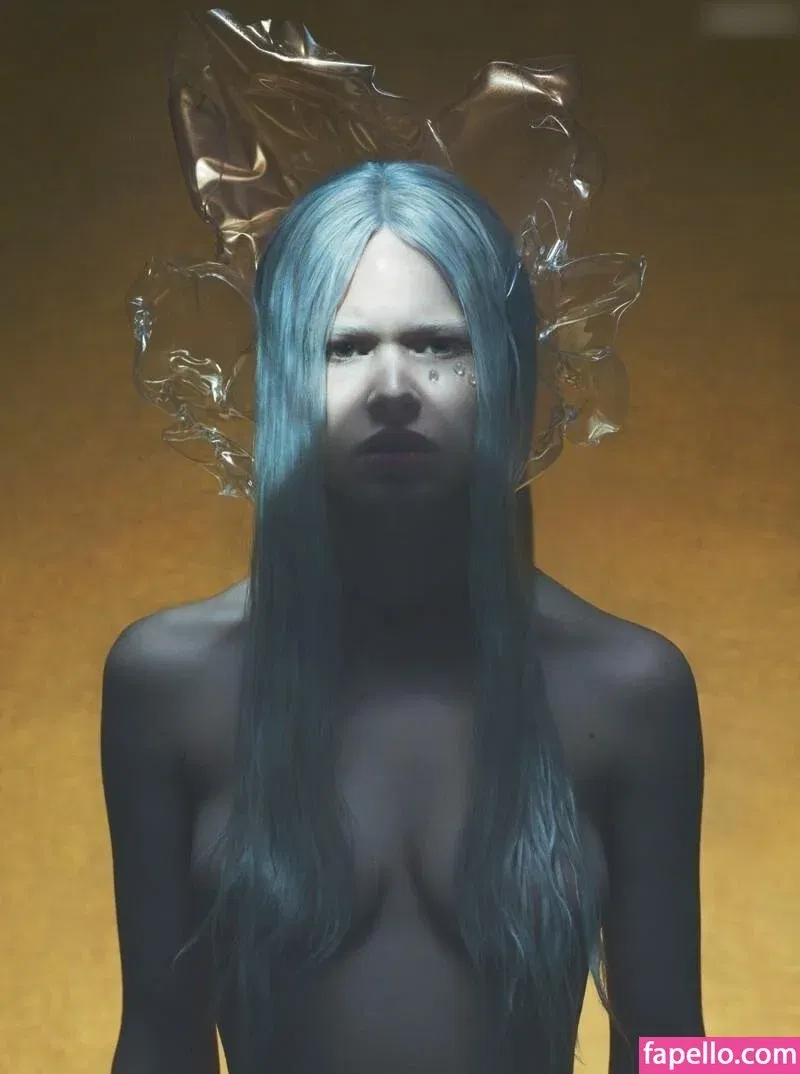 Anna Ewers Onlyfans Photo Gallery 