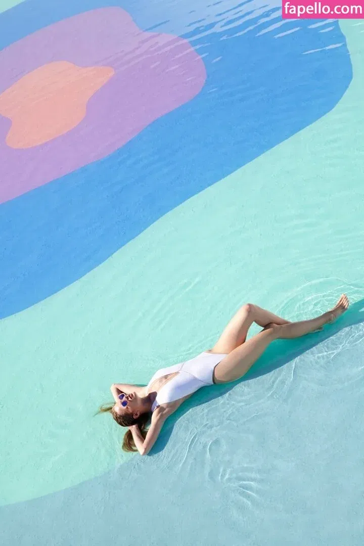 Anna Ewers Onlyfans Photo Gallery 