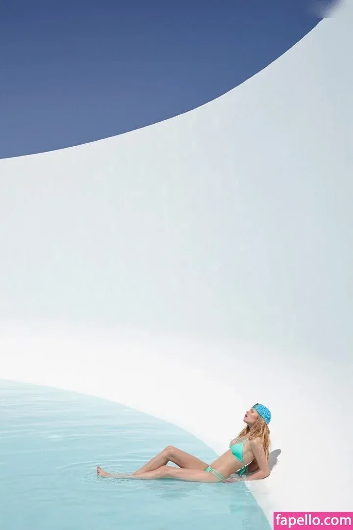 Anna Ewers Onlyfans Photo Gallery 