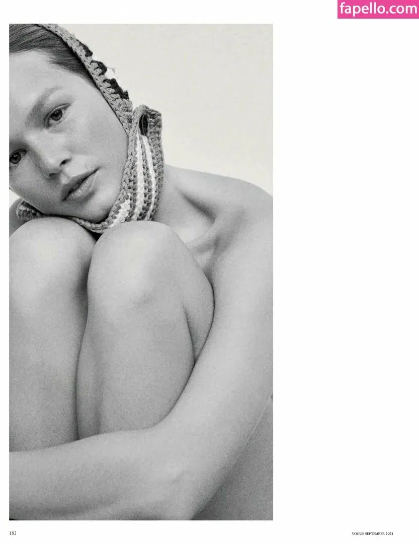 Anna Ewers Onlyfans Photo Gallery 