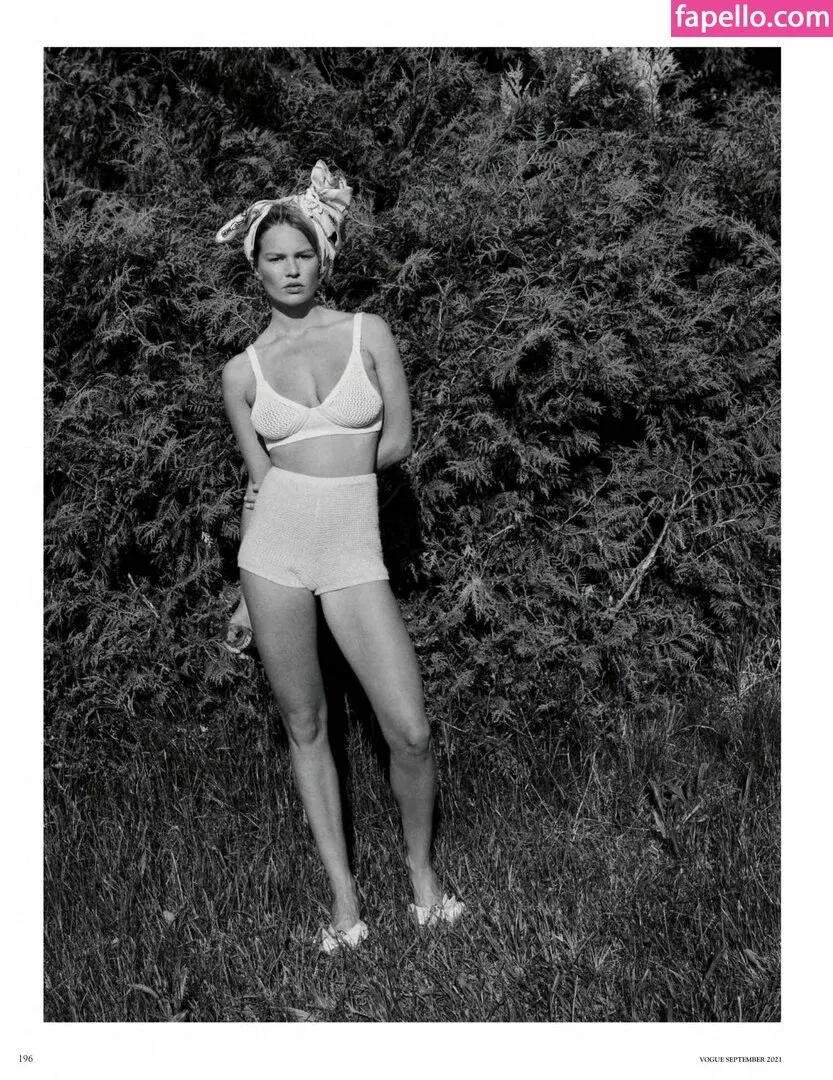 Anna Ewers Onlyfans Photo Gallery 