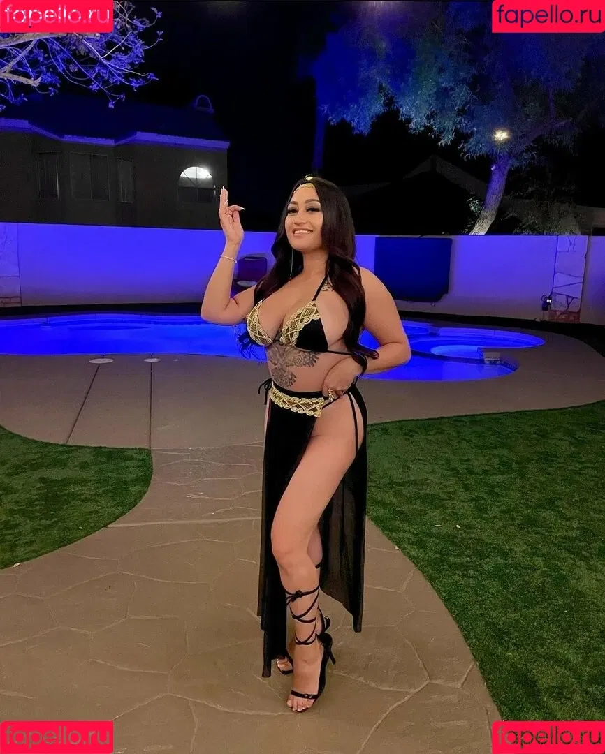 Lulu Reyes Onlyfans Photo Gallery 