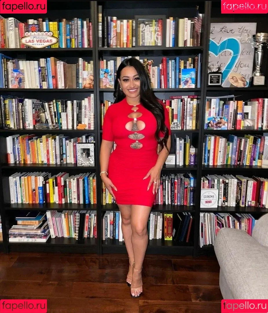 Lulu Reyes Onlyfans Photo Gallery 