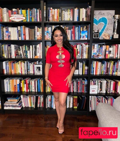 Lulu Reyes Nude Onlyfans Photo 7