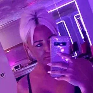 Kerrie Lee Cowan Onlyfans Photo Gallery 