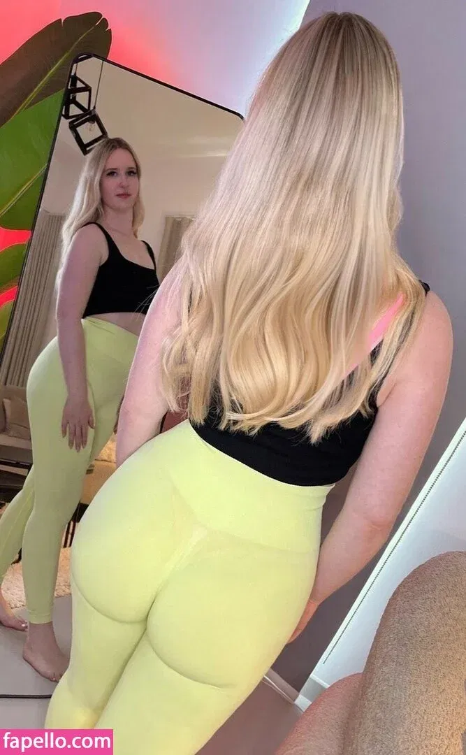 Thong slips and VTL Onlyfans Photo Gallery 