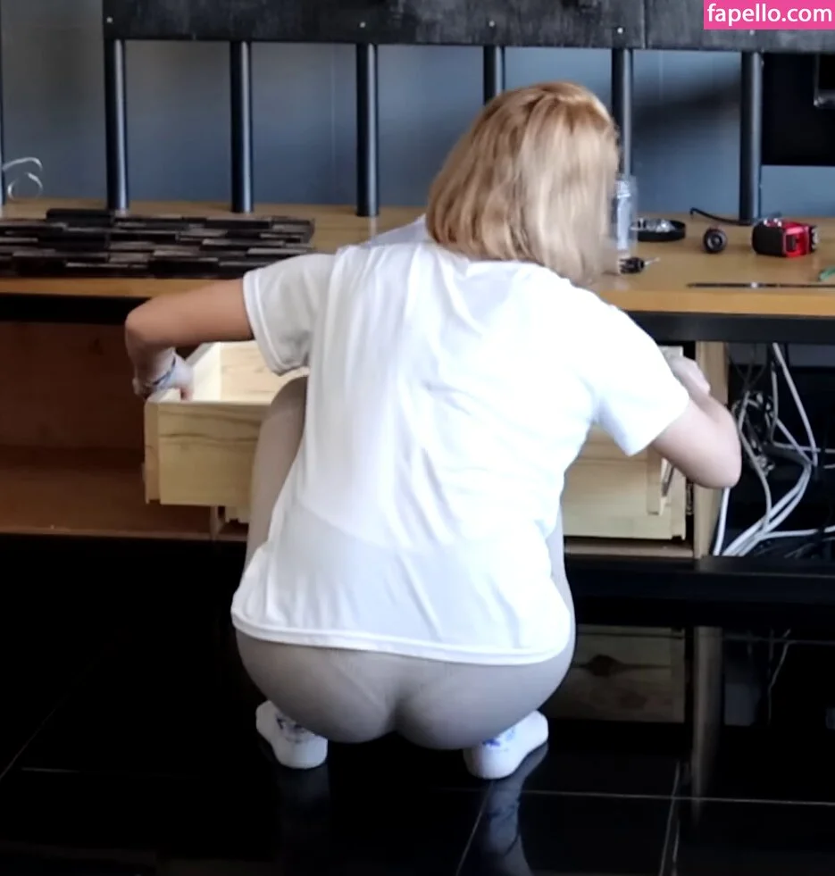 Thong slips and VTL Onlyfans Photo Gallery 