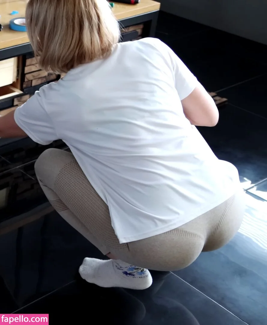 Thong slips and VTL Onlyfans Photo Gallery 