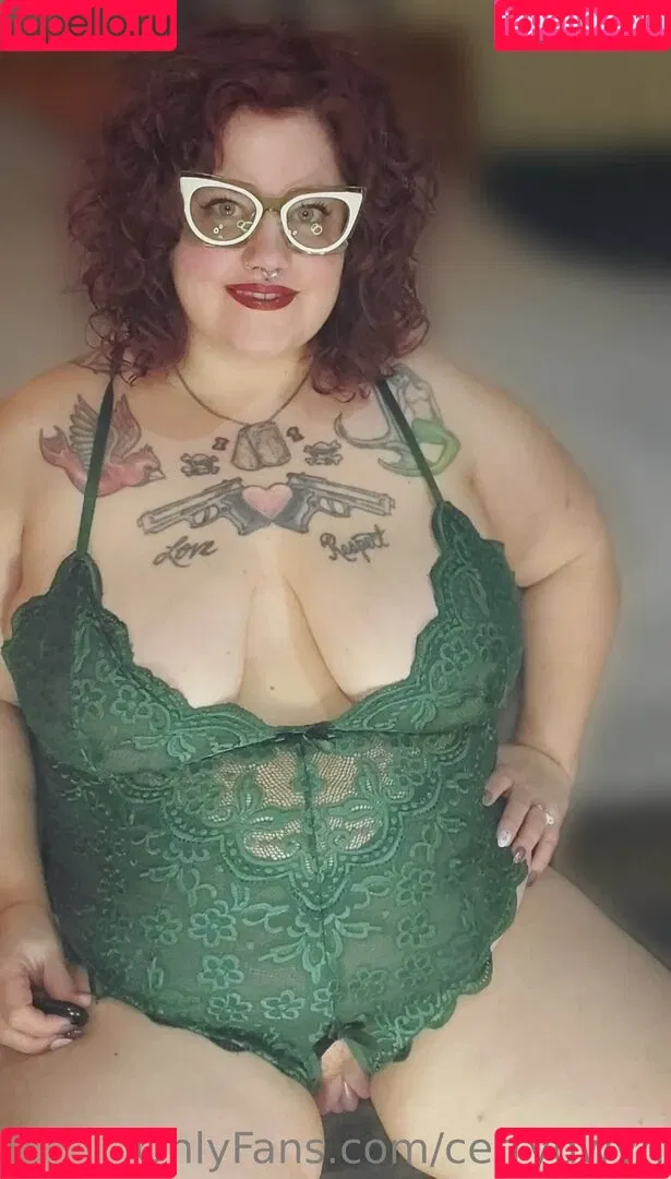 cerrydwyn Onlyfans Photo Gallery 