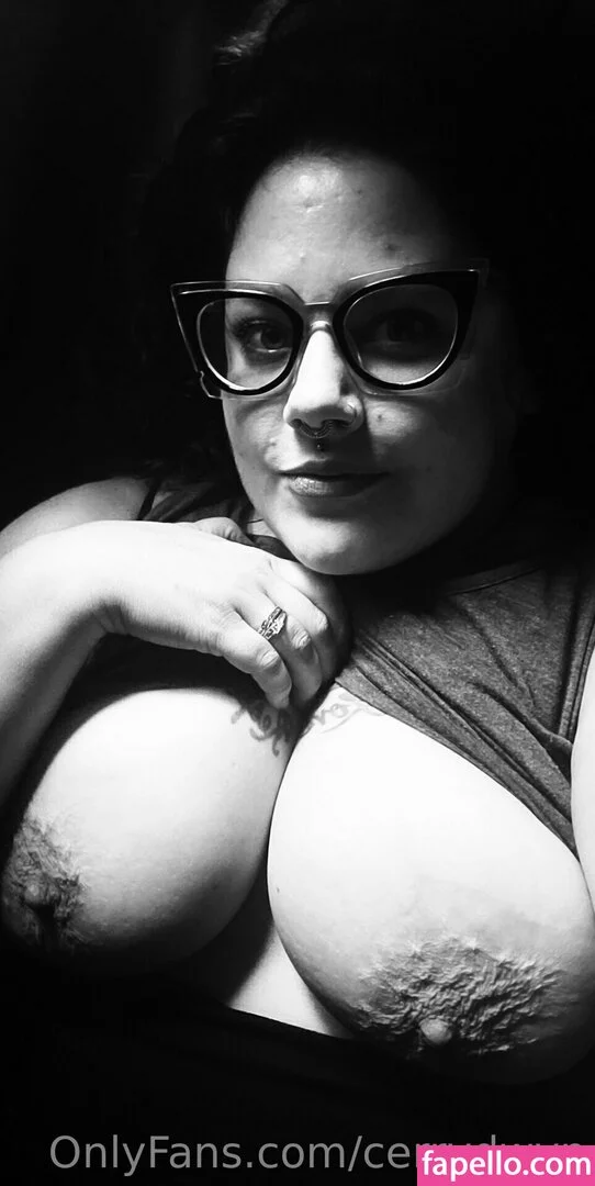 cerrydwyn Onlyfans Photo Gallery 