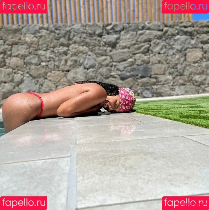 Nia Correia OT Onlyfans Photo Gallery 