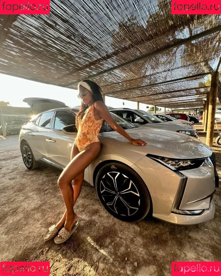 Nia Correia OT Onlyfans Photo Gallery 