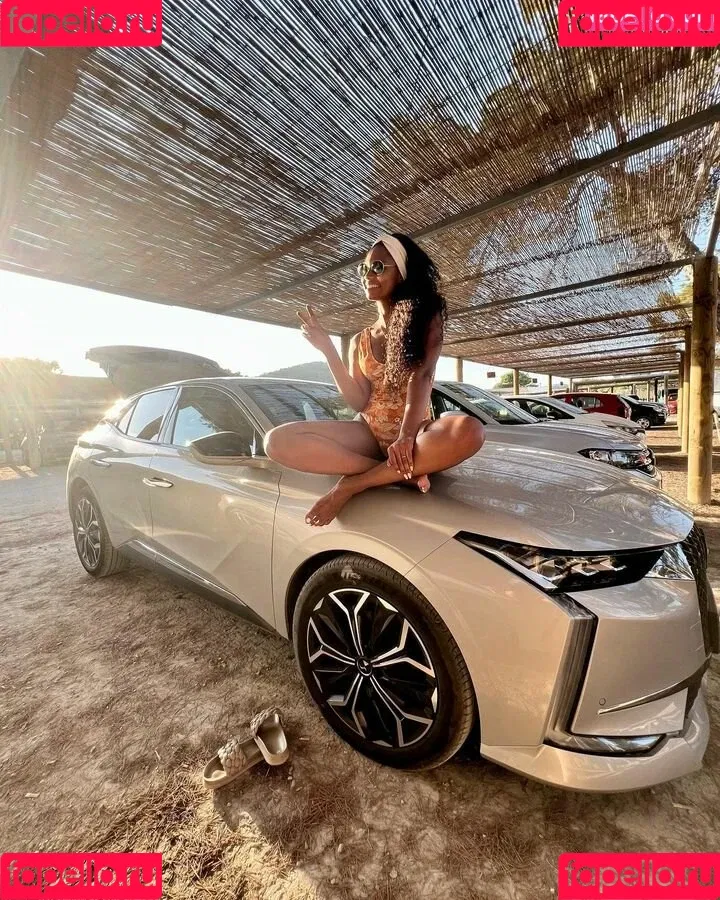 Nia Correia OT Onlyfans Photo Gallery 