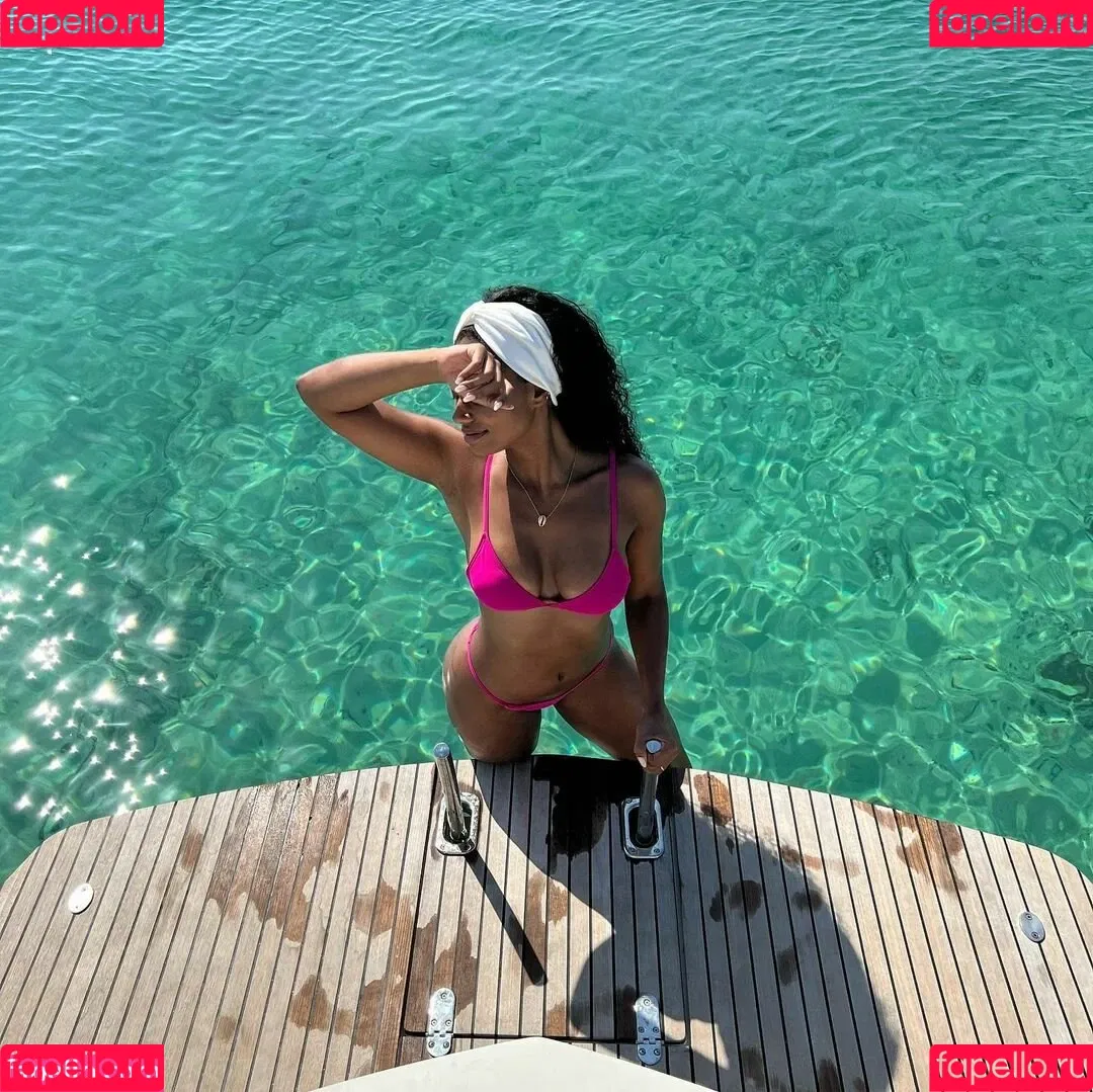 Nia Correia OT Onlyfans Photo Gallery 