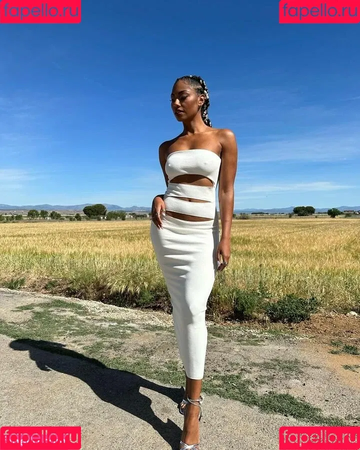 Nia Correia OT Onlyfans Photo Gallery 