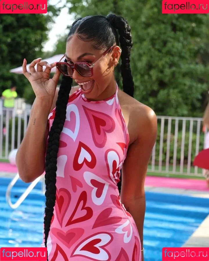 Nia Correia OT Onlyfans Photo Gallery 