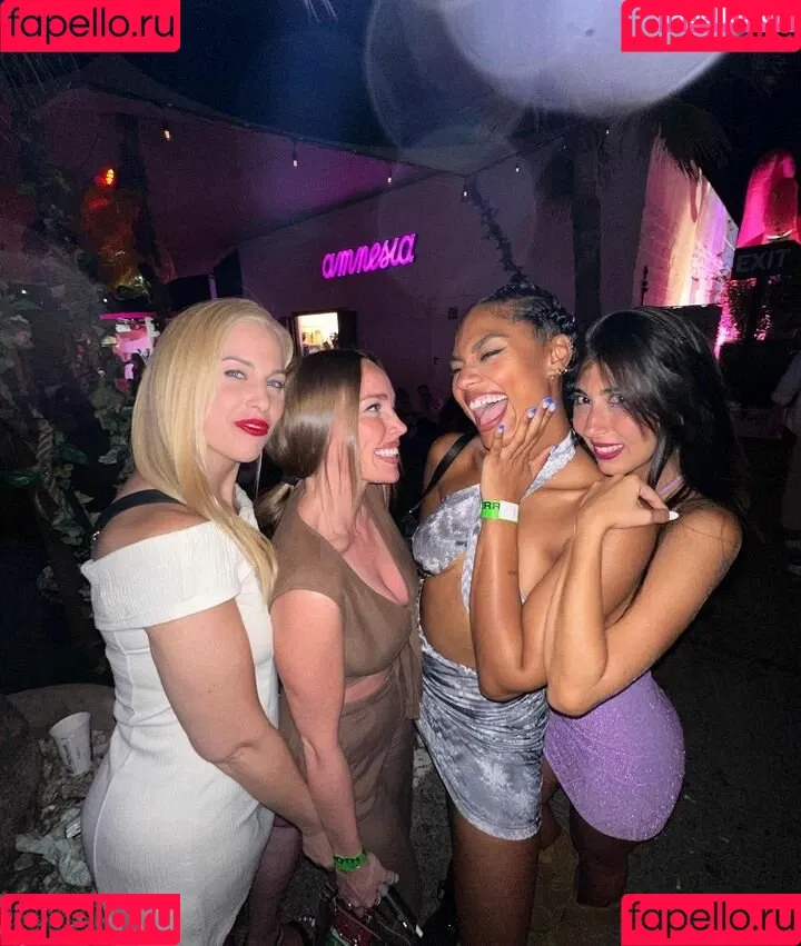 Nia Correia OT Onlyfans Photo Gallery 