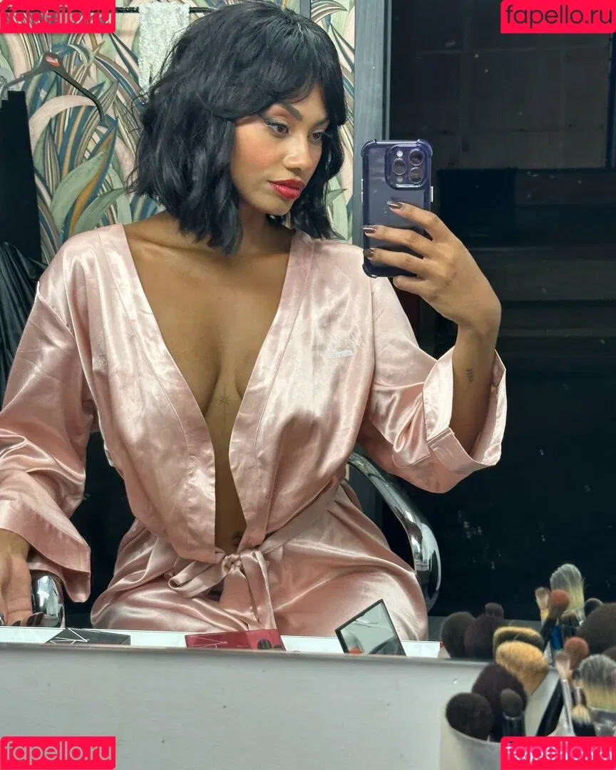 Nia Correia OT Onlyfans Photo Gallery 