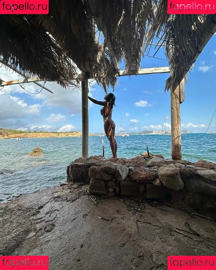 Nia Correia OT Onlyfans Photo Gallery 